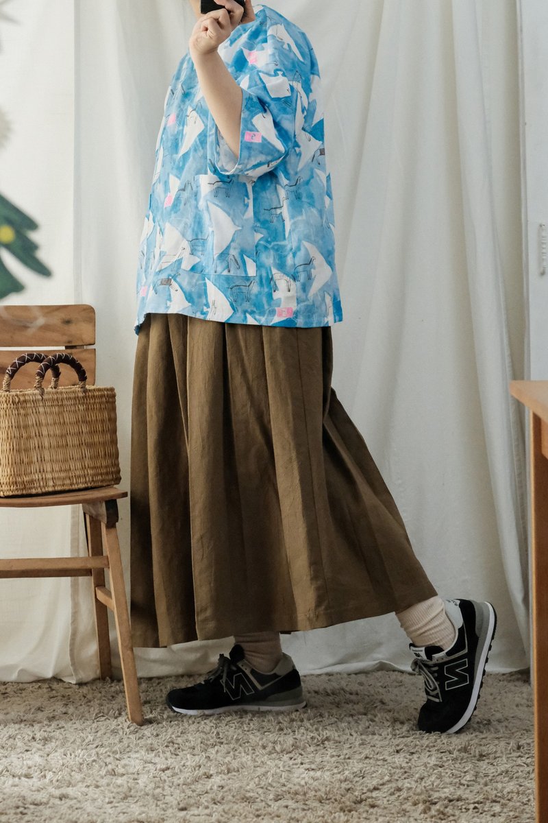 青空夏日森林 有袖四方衣 - 女上衣/長袖上衣 - 棉．麻 藍色