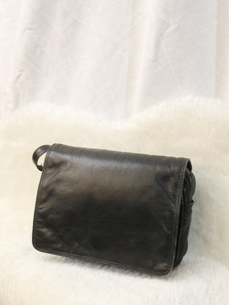 Vintage European Simple Multi-Layer Black Side Back Out Antique Second Hand Bag Vintage Bag - กระเป๋าแมสเซนเจอร์ - หนังเทียม สีดำ
