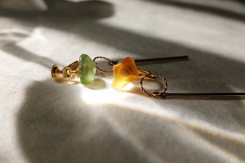 Floral-Sea glass accessory - ต่างหู - แก้ว สีส้ม