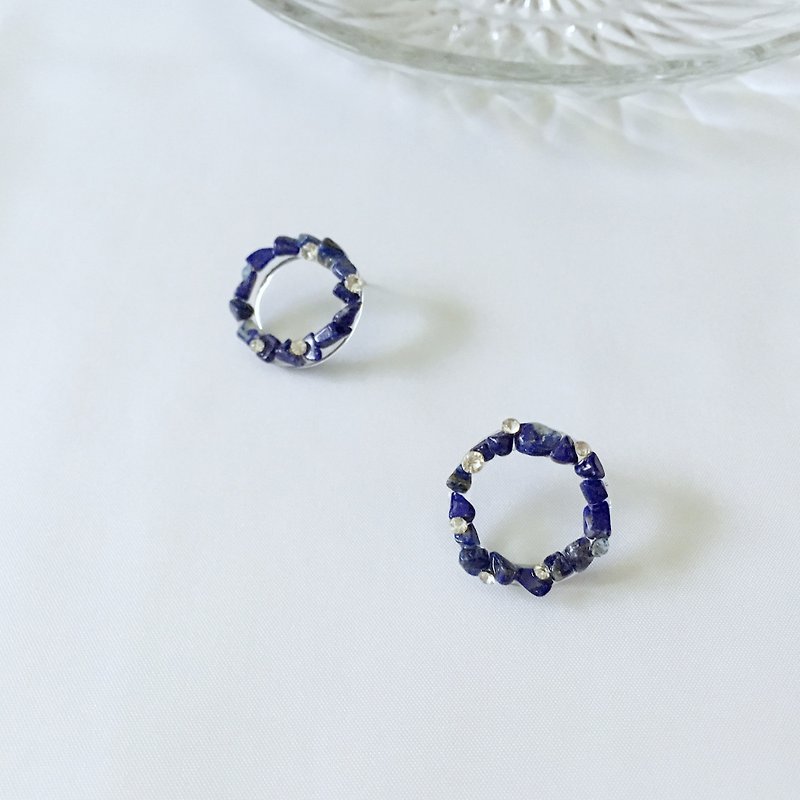 Circle. Lapis lazuli hand-made anti-allergic ear - ต่างหู - คริสตัล สีน้ำเงิน