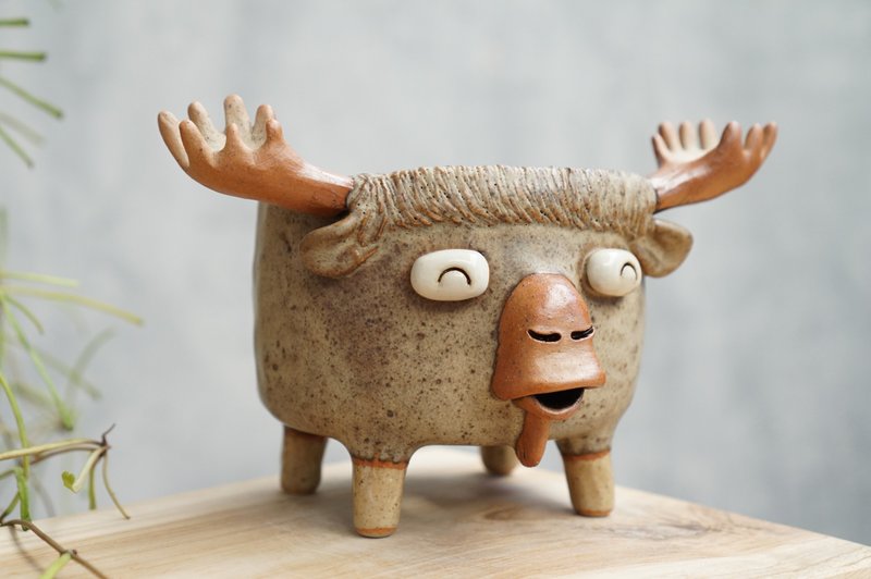 Moose plant pot - Plants - Pottery Brown