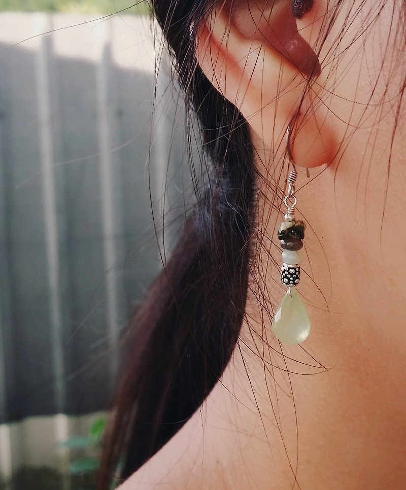 Earthy fruit grape stone sterling silver dangle earrings rhyolite rock arc arc - Earrings & Clip-ons - Semi-Precious Stones Green