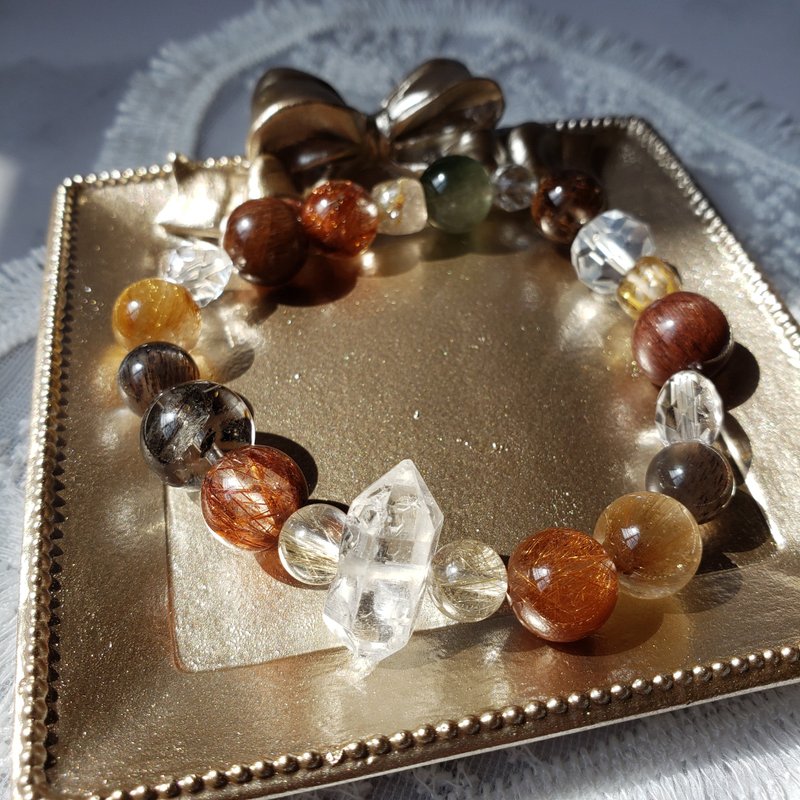 [Finance and wealth promotion to prevent villains] Shining diamond devil hair gold titanium crystal color hair crystal black gold star - สร้อยข้อมือ - คริสตัล 