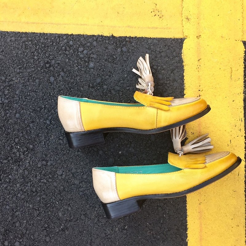Painting # 8031 ​​|| waxed sheepskin Carrefour shoes swing tassel beige || - รองเท้าอ็อกฟอร์ดผู้หญิง - หนังแท้ สีเหลือง
