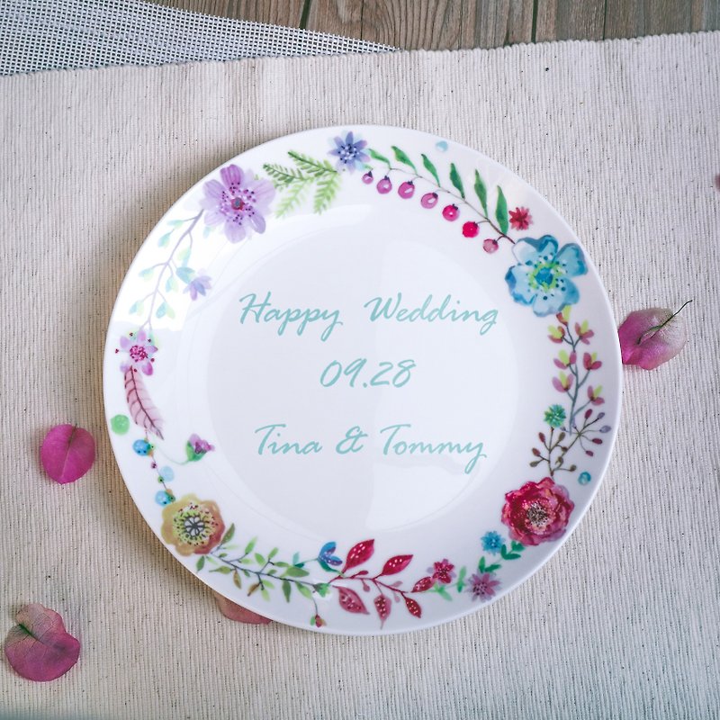 Customized gift-small fresh 8-inch bone china plate Christmas gift wedding anniversary - Items for Display - Porcelain Multicolor