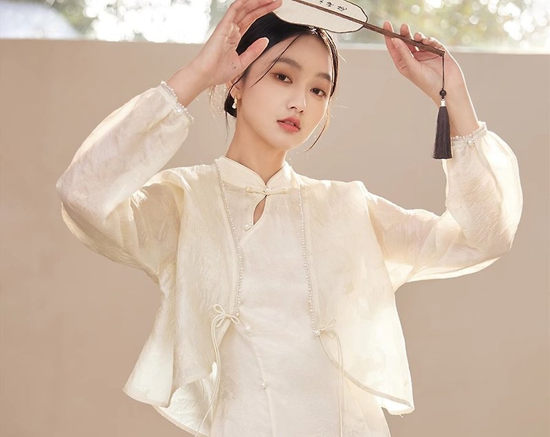 Qianjin New Chinese Retro Chinese Style Layered Jacquard Coat/Dress - ชุดเดรส - วัสดุอื่นๆ ขาว