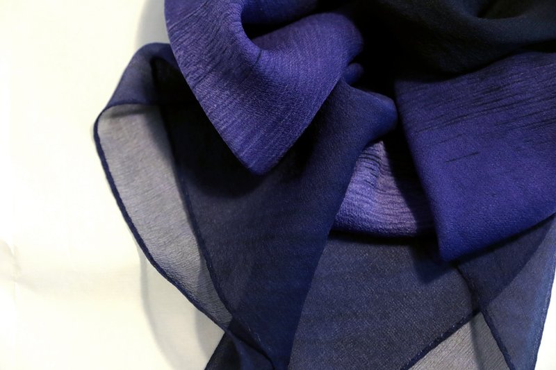 [Exquisite Japanese craftsmanship] French chiffon square scarf - 90x90 cm - elegant texture - Knit Scarves & Wraps - Silk Purple