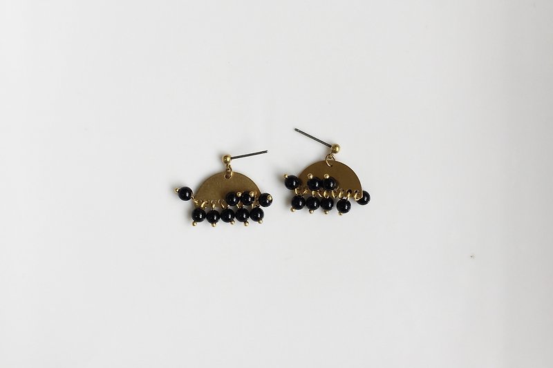 Black Pomegranate Brass Black Agate Shape Earrings - ต่างหู - โลหะ สีดำ