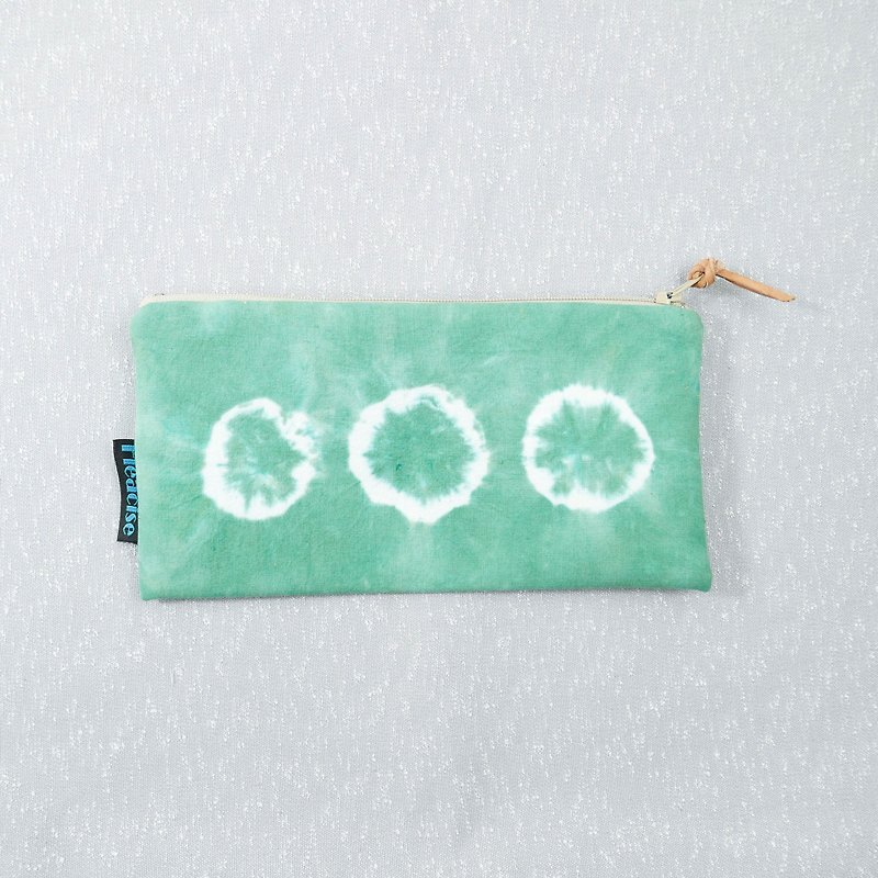 Tie-dye handmade Pencil Case Cosmetic bag Purse Zipper bag: Green Circle : - กล่องดินสอ/ถุงดินสอ - ผ้าฝ้าย/ผ้าลินิน สีเขียว