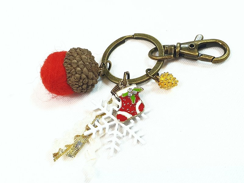 Paris*Le Bonheun. Forest of happiness. Christmas socks. Wool felt acorn pine cone key ring - Keychains - Other Metals Red