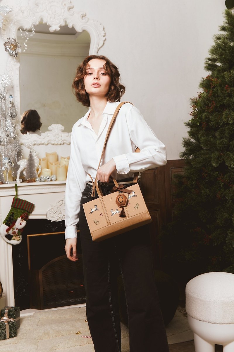 【ของขวัญสั่งทำพิเศษ】包包 กระเป๋า BROWN - happy goat box (M) - Handbags & Totes - Genuine Leather Brown