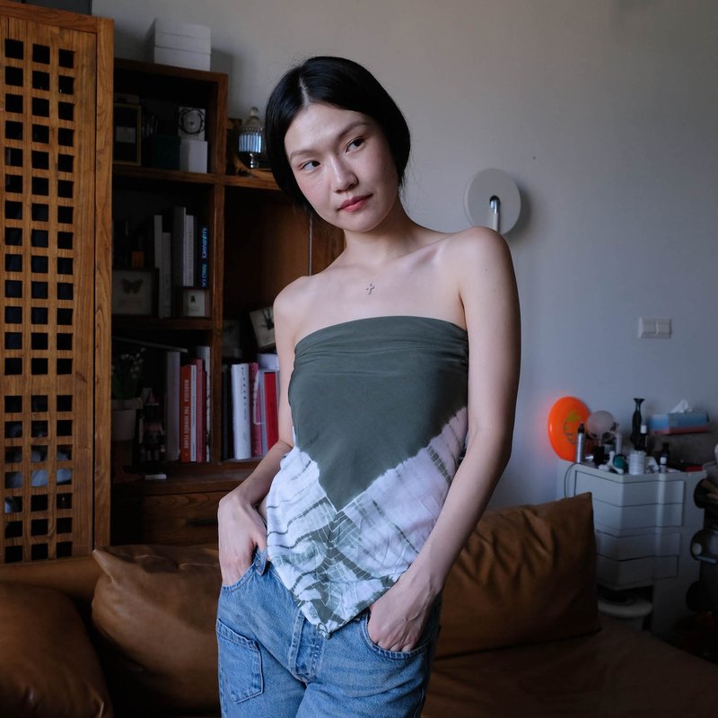 墨绿色扎染三角巾小可爱披肩 手工純棉棉绸方巾絲巾圍巾抹胸头巾 - 絲巾 - 棉．麻 綠色