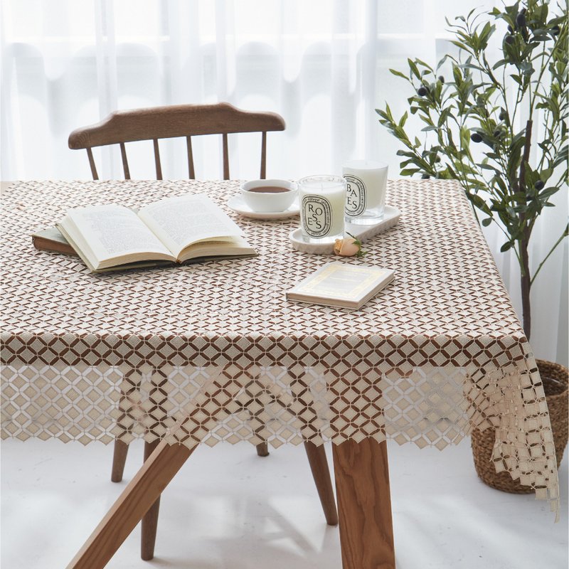 [Gift box gift] French rhombus water-soluble hollow lace tablecloth Ares - milk tea and champagne - Items for Display - Polyester Gold