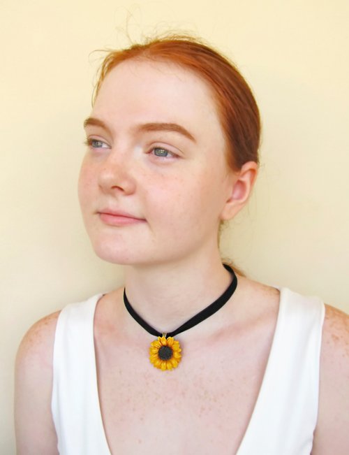 ANDI BAGUS☆Sunflower Choker ひまわり チョーカー ネックレス ひまわりチョーカー サンゴ 黄色のひまわりネックレス