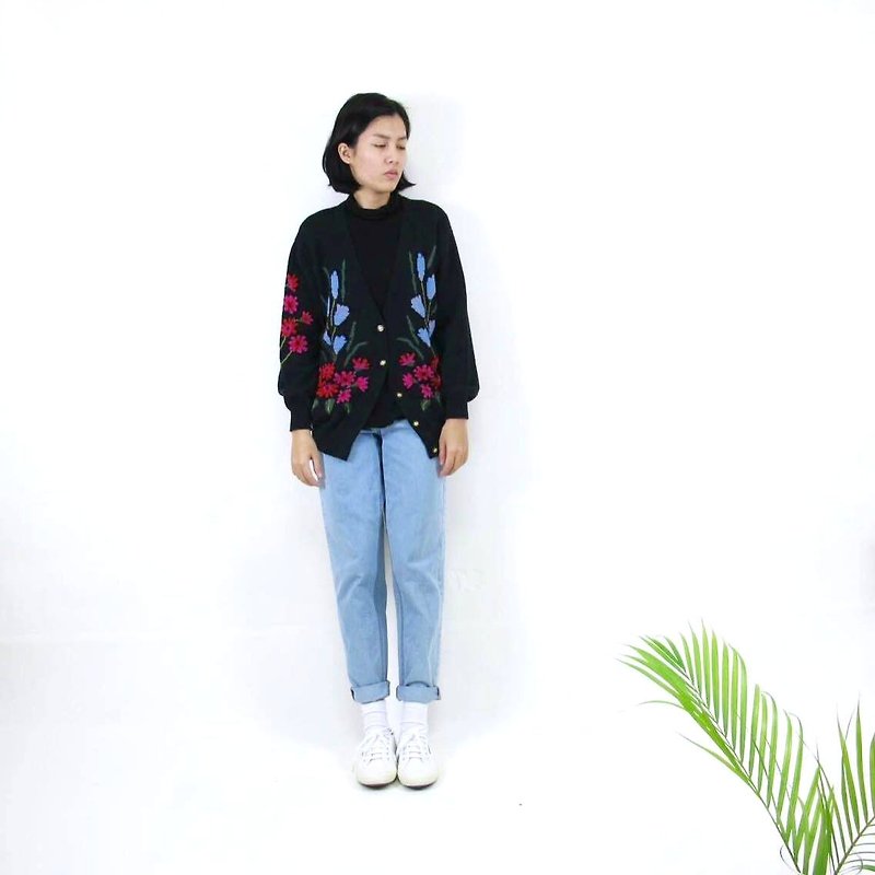 │ │ priceless knew bulbous flowers VINTAGE / MOD'S - Women's Sweaters - Other Materials 