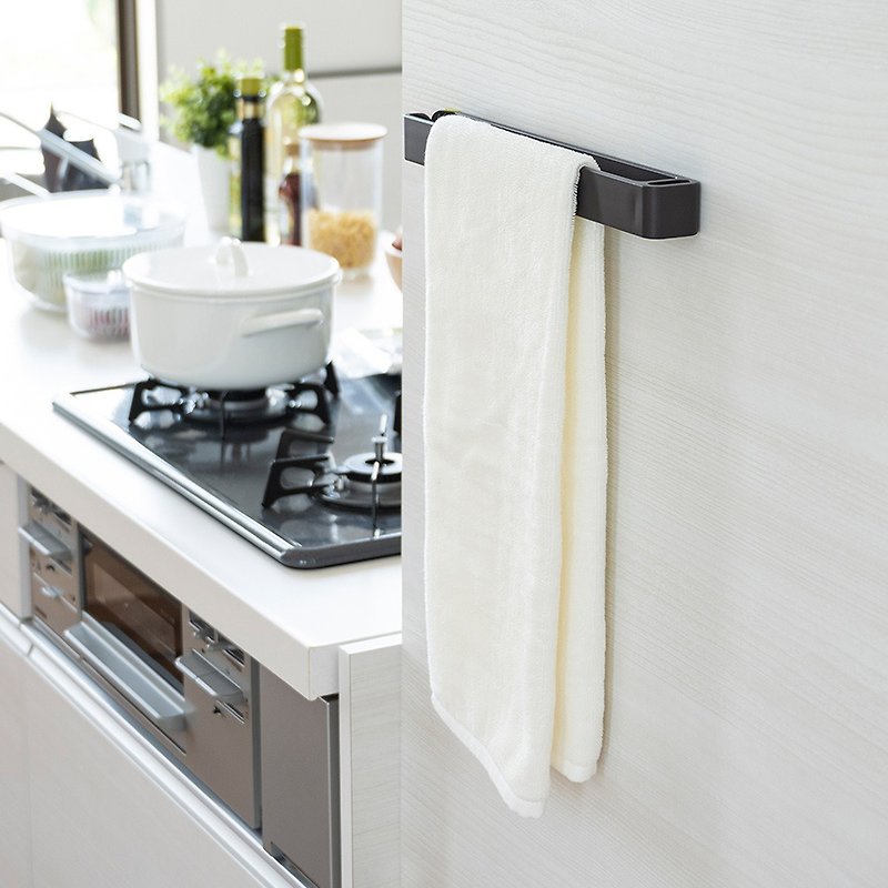 Japan OKA PLYS base seamless sticker towel/rag hanger behind cabinet door-2 colors optional - Cookware - Plastic Multicolor
