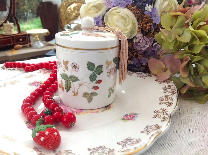 英國骨瓷皇家wedgwood Wild Strawberry野草莓糖果罐茶葉罐全新 - 其他 - 其他材質 多色