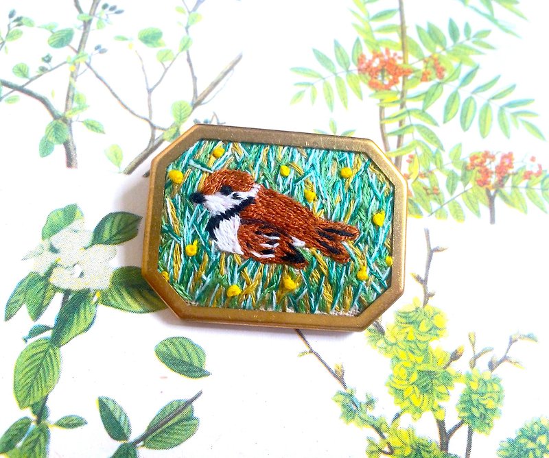 Wild bird embroidery brooch tree sparrow pin ブ ロ ー チ - Brooches - Thread Green