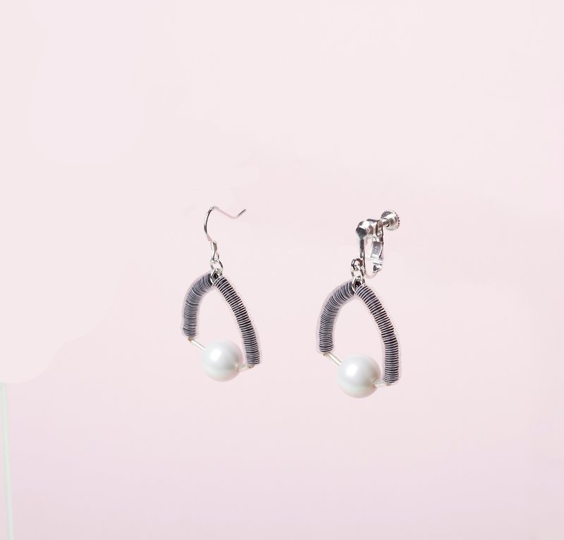 Yung Yung original pearl handmade beads ear clip female simple temperament summer creative special gift no ear hole earrings - Earrings & Clip-ons - Other Materials Gray