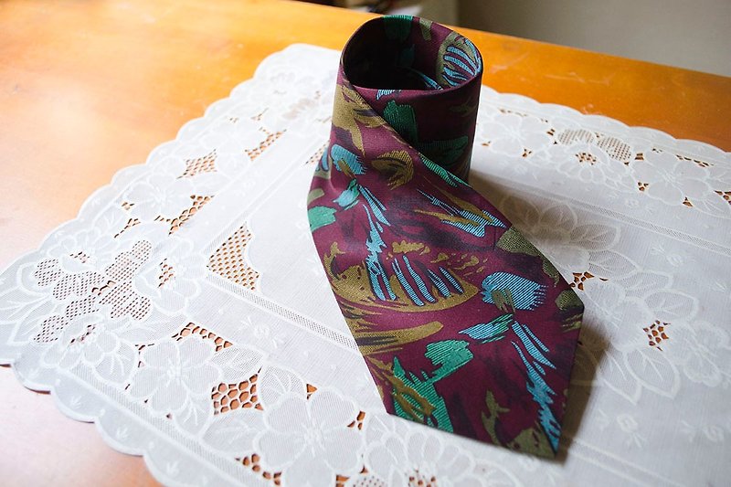 Gorgeous nostalgic printing narrow necktie with burgundy cool color strokes #Vintage #古着#玲儿 - เนคไท/ที่หนีบเนคไท - เส้นใยสังเคราะห์ 