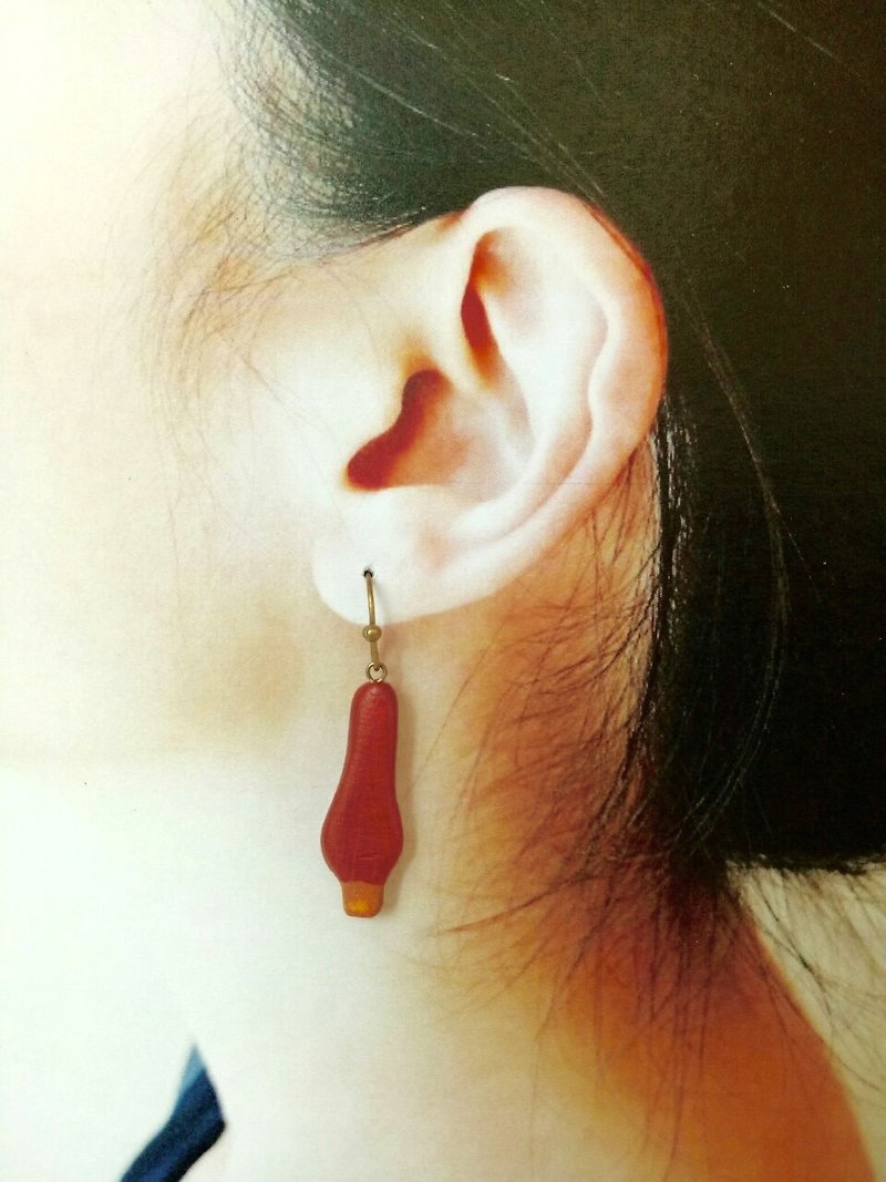 Red Shiitake Mushroom Hand Touch Pottery Ear Hook - ต่างหู - ดินเผา สีแดง