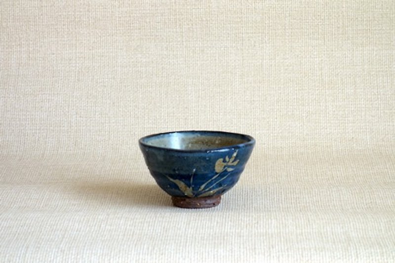 湯呑　呉州抜絵 すみれa - 茶具/茶杯 - 陶 藍色