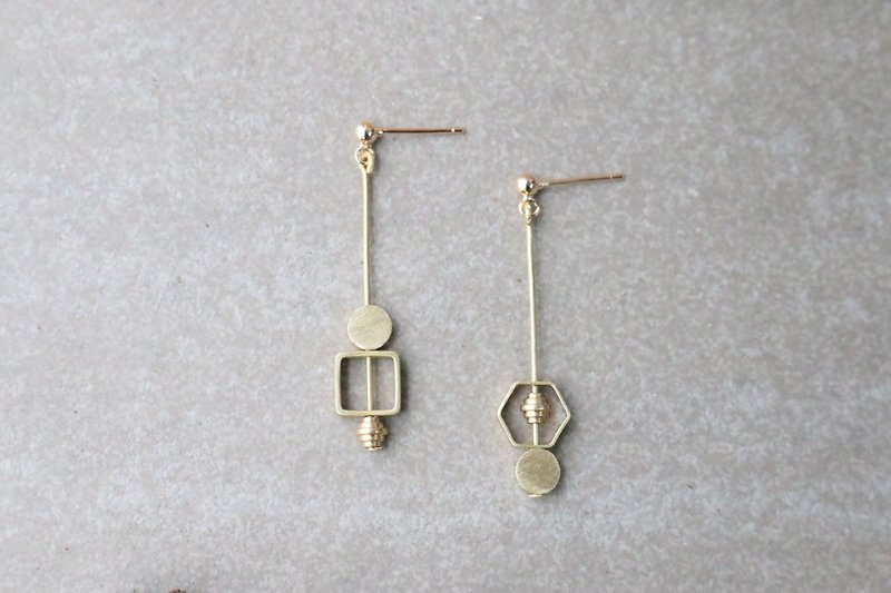 Brass earrings 1094 cute - ต่างหู - โลหะ สีทอง