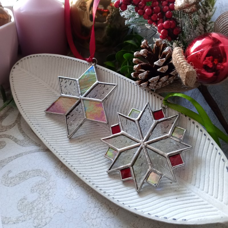 Set of 2 snowflake suncatchers, christmas ornaments, simple stained glass - 其他 - 玻璃 透明