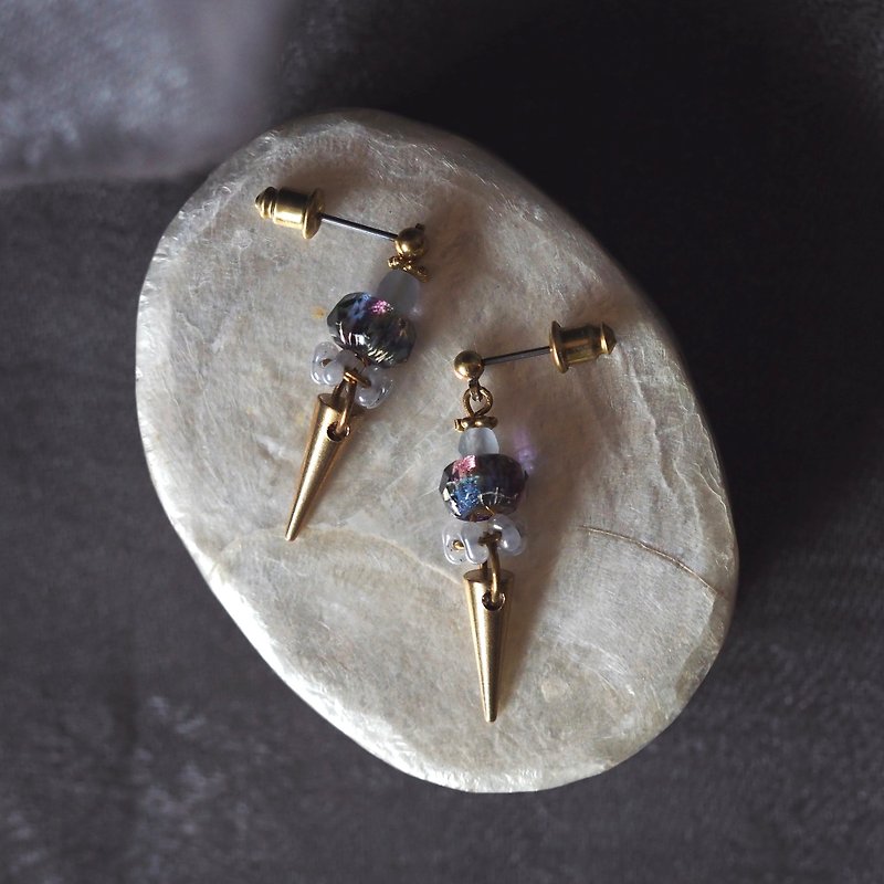 Retro cone pointed Bronze earrings ice blue - Earrings & Clip-ons - Copper & Brass Gold