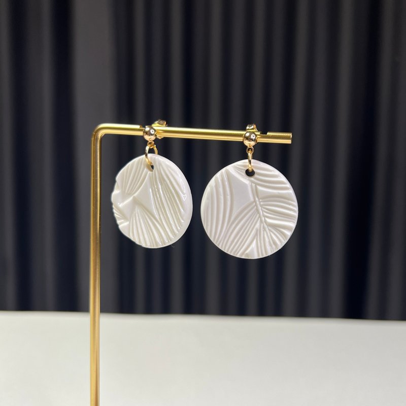 Quiet Luxury 白瓷耳環 White Leaf Trace 聖誕 派對 禮物 包裝 - 耳環/耳夾 - 瓷 白色