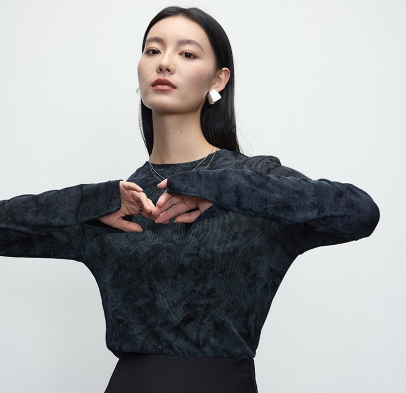 【水墨畫】法式簡約/醋酸透氣打底衫 - 女上衣/長袖上衣 - 其他材質 黑色