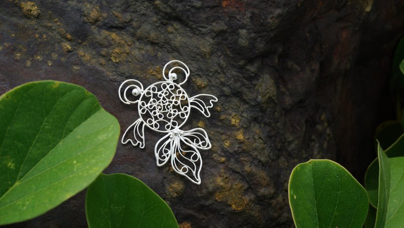 夢游 墜飾/純銀手工墜飾 - 項鍊 - 純銀 銀色