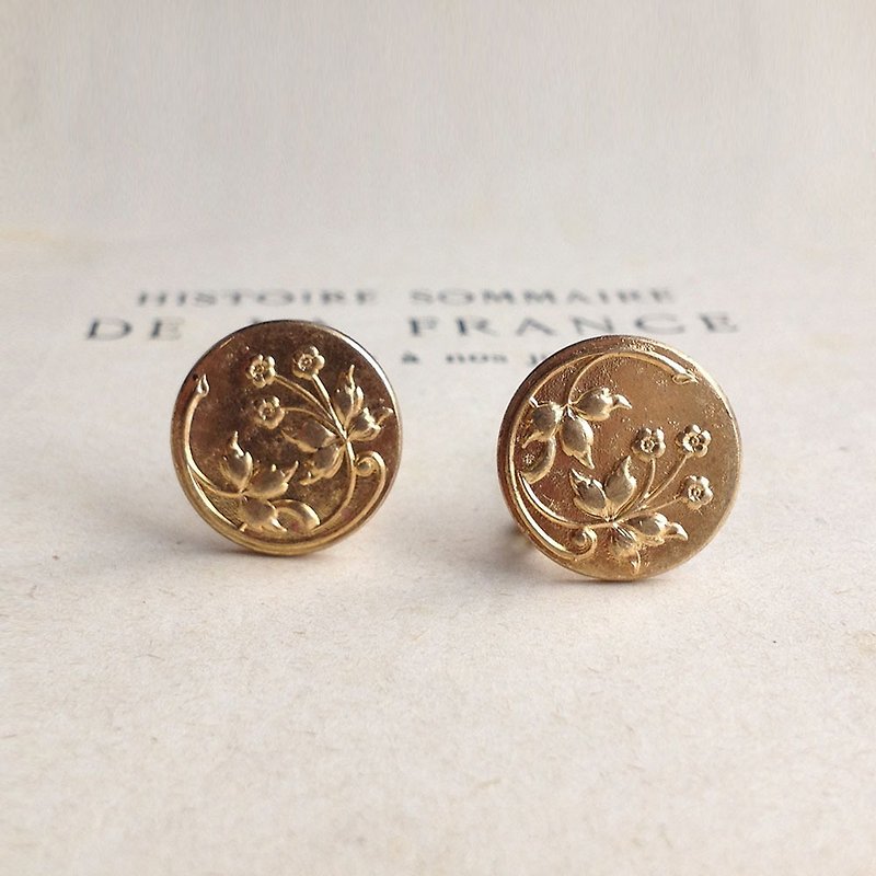 Vintage Flower Metal Titanium Earring / Brass Ear Clip/耳針/耳夾 - Earrings & Clip-ons - Other Metals Gold