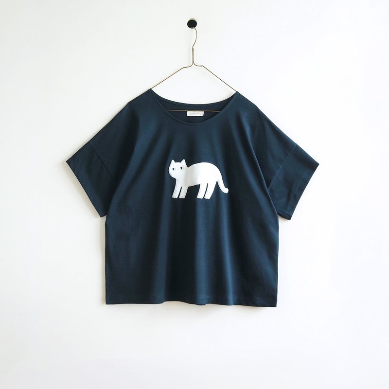 fluffy cat t-shirt : navy - 女 T 恤 - 棉．麻 藍色