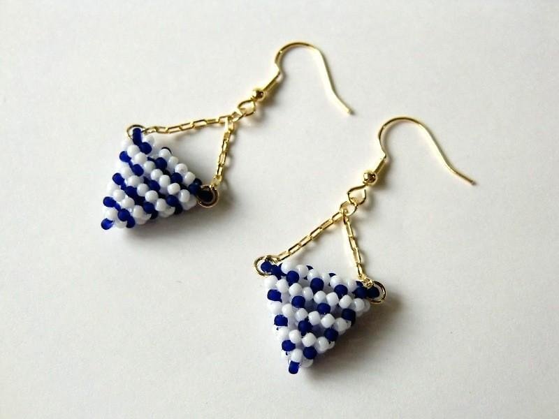 Striped Triangle Earrings Delicate Lace Border Striped Blue Navy Blue Navy White White Marine Sea Summer Seed Beads Triangle Classic Blue - Earrings & Clip-ons - Glass Blue