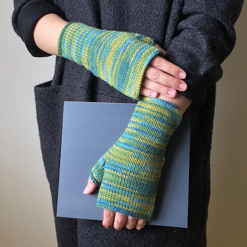 曉織物-手工編織羊毛露指手套-粉臘筆（森林綠/現貨） - 手套/手襪 - 羊毛 綠色
