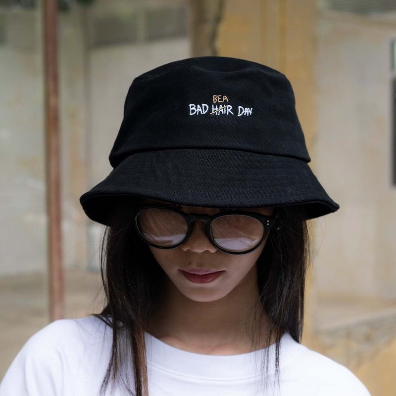 Bad bear day - Bucket Hat (Black) - 帽子 - 棉．麻 黑色