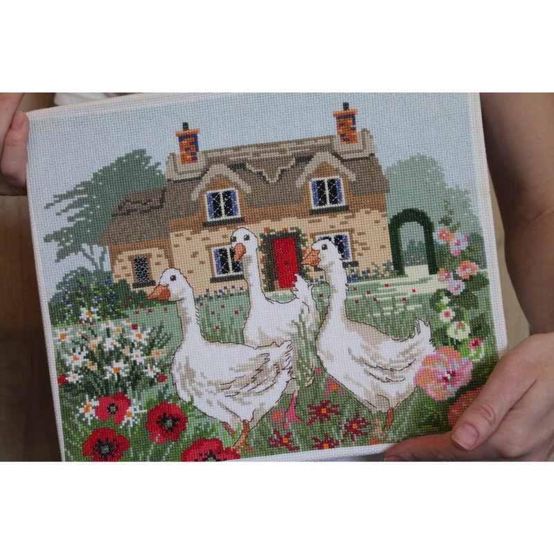 Handmade village landscape art, Hand Cross Stitched Artwork, Gifts, Home Decor - 壁貼/牆壁裝飾 - 棉．麻 綠色