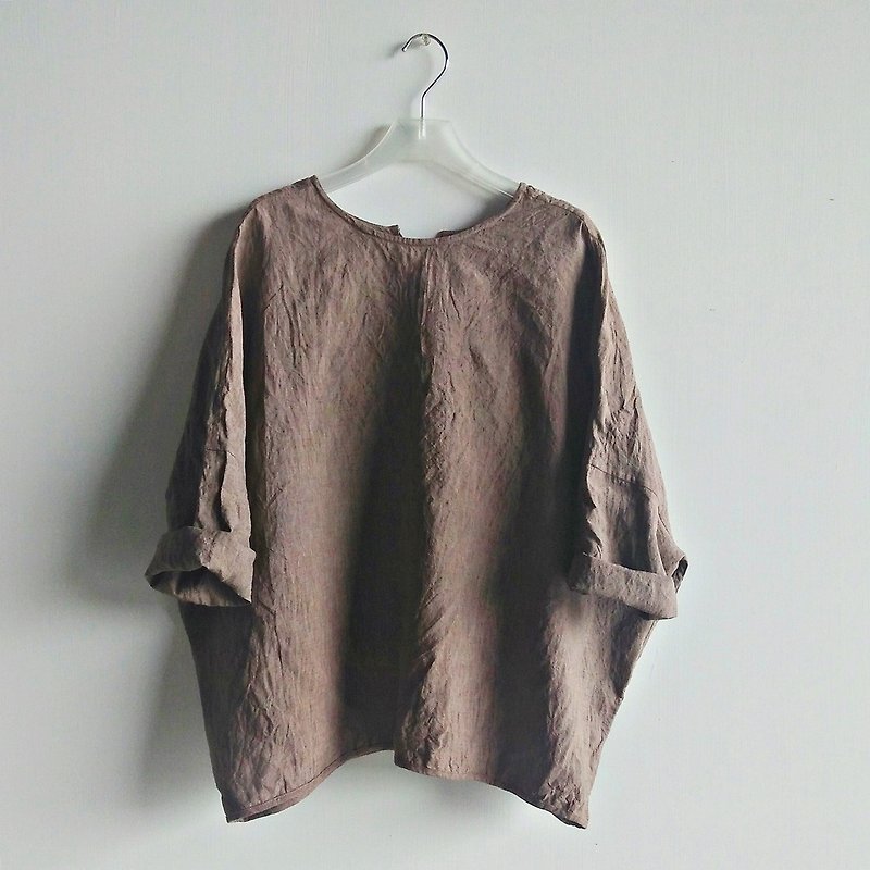 Two-piece front and rear quarter-sleeved shirt in linen brown - Women's Tops - Cotton & Hemp Brown