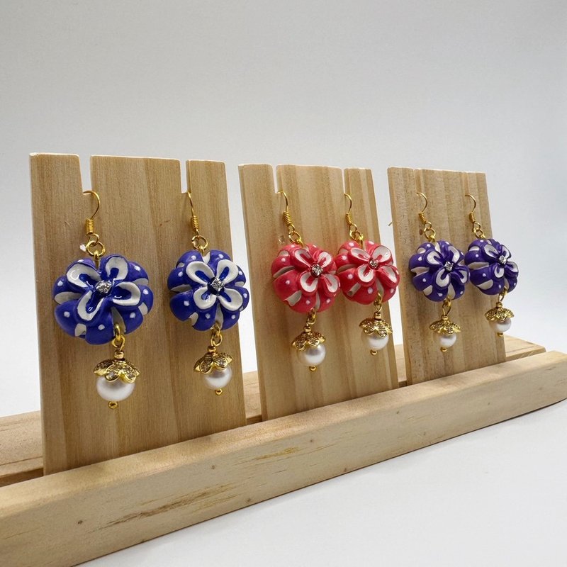 Clay Flower vintage Pendant earrings - ต่างหู - ดินเผา หลากหลายสี