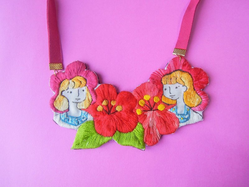 Hibiscus sisters necklace - สร้อยคอ - งานปัก สีแดง