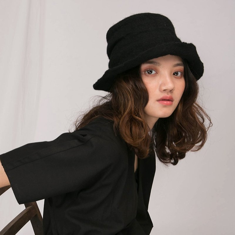Keの人工オリジナルデザインの春、秋、冬のモデル、英国の手作りの洗面器の帽子、純色のウール、ユニセックス、日本のエレガンス - 帽子 - ウール 