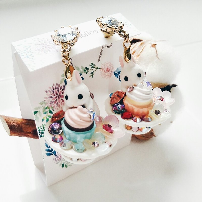 momolico earrings gorgeous dessert rabbit (the pull-on) - Earrings & Clip-ons - Other Materials White