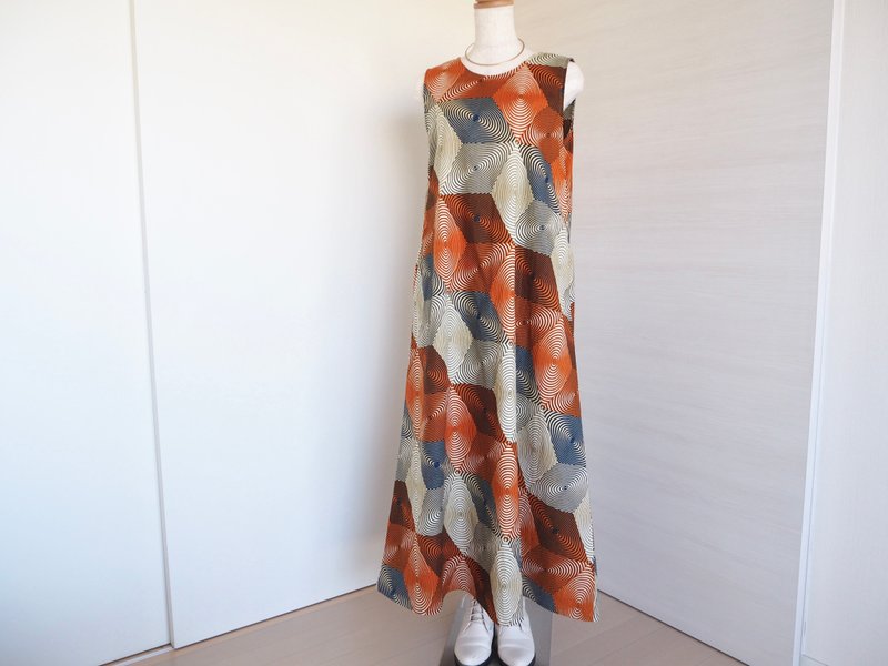 【日本製　ハンドメイド】アフリカ布xロングワンピース　ポケット付き　柄ワンピース　個性的　コットンワンピース　エスニック　輸入生地 - 洋裝/連身裙 - 棉．麻 多色