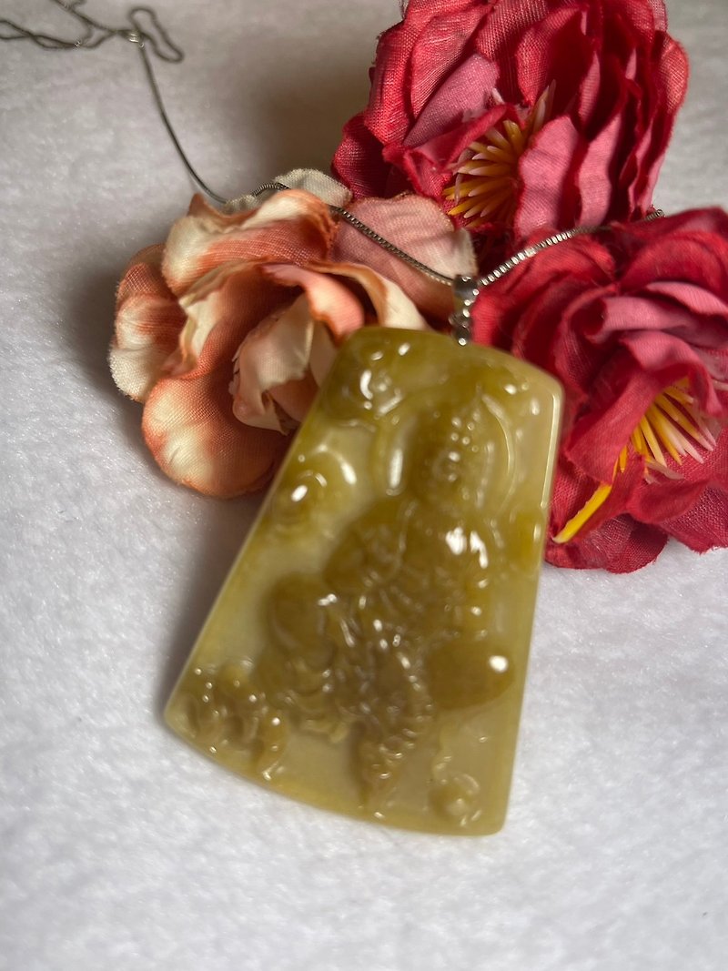 Multi-jewel Stone/natural jade A-grade pendant/Shouhuang Guanyin/Huang Fei Guanyin/Huang Fei Guanyin/Guanyin brand/ - สร้อยคอ - หยก สีเหลือง