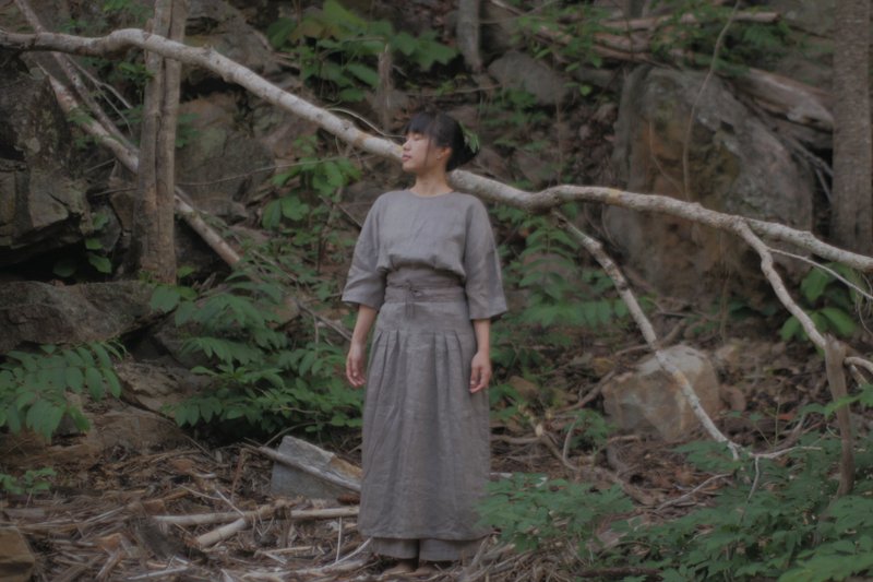 Belt dress | linen with natural color - 女上衣/長袖上衣 - 棉．麻 白色