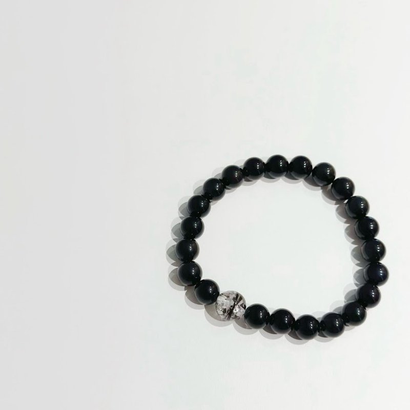 Minimalist black onyx lanugo crystal bracelet to ward off evil spirits - เครื่องประดับ - คริสตัล 