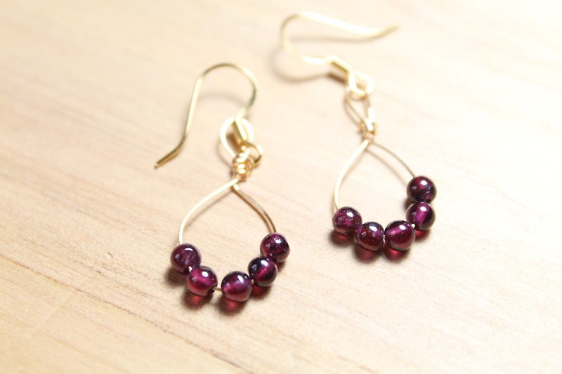 Wire garnet earrings can be clip-type small fruit string - ต่างหู - ทองแดงทองเหลือง สีแดง
