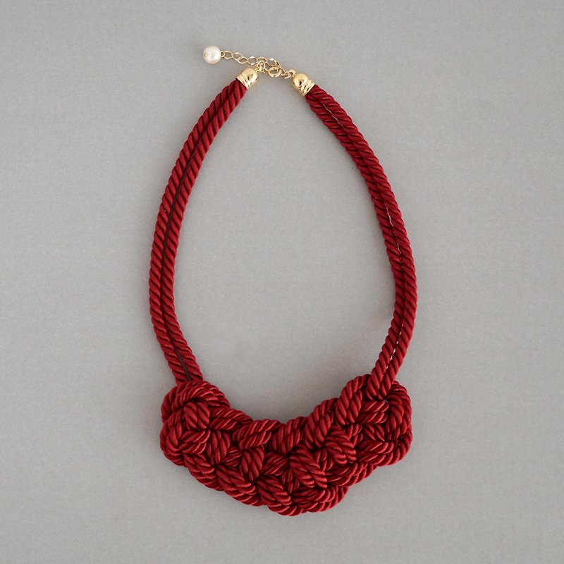 Code knitting motif necklace 【Wine red】 - สร้อยคอ - โลหะ 