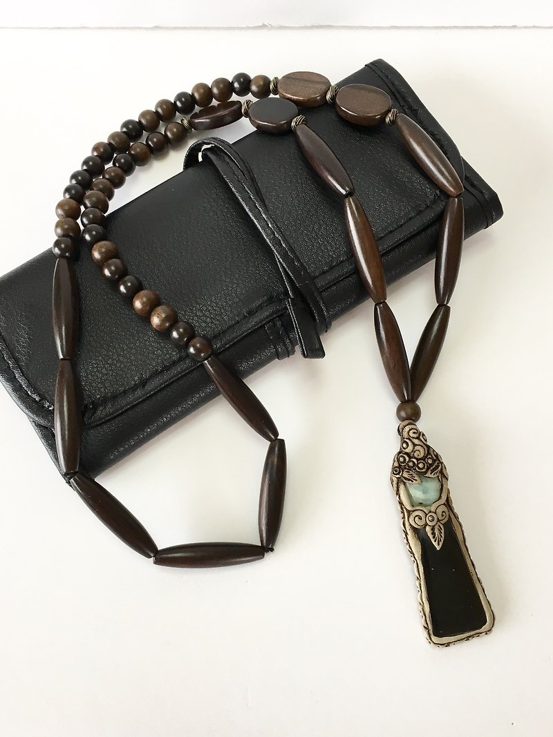Polymer cry and gemstone necklace Ebony long necklace - สร้อยคอยาว - หิน สีนำ้ตาล